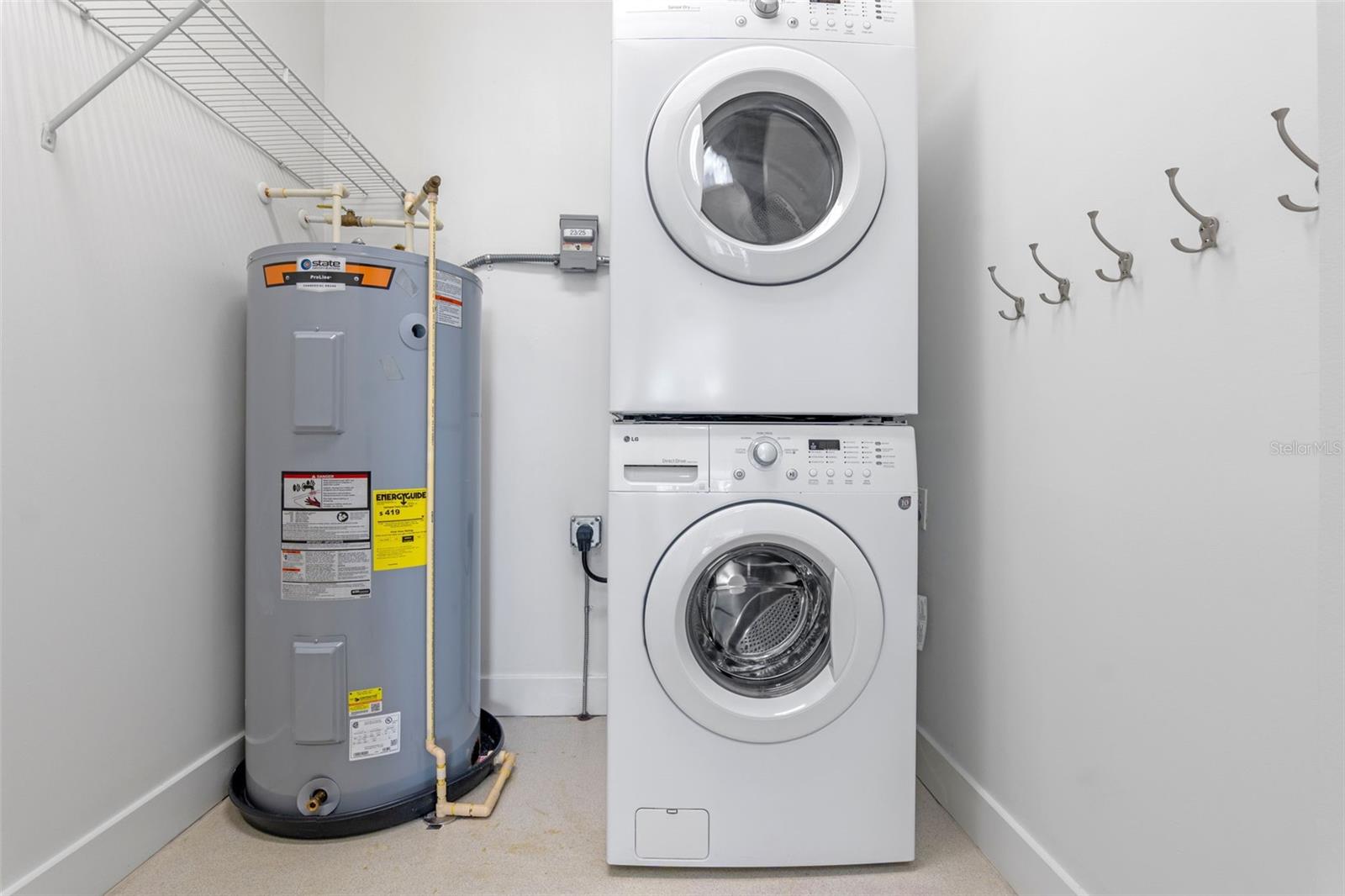 Image 23 of 34 For 150 Robinson Street 1023