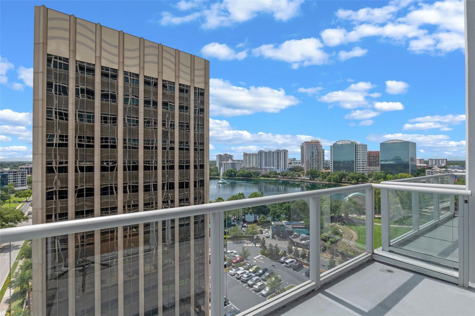 Image 25 of 34 For 150 Robinson Street 1023