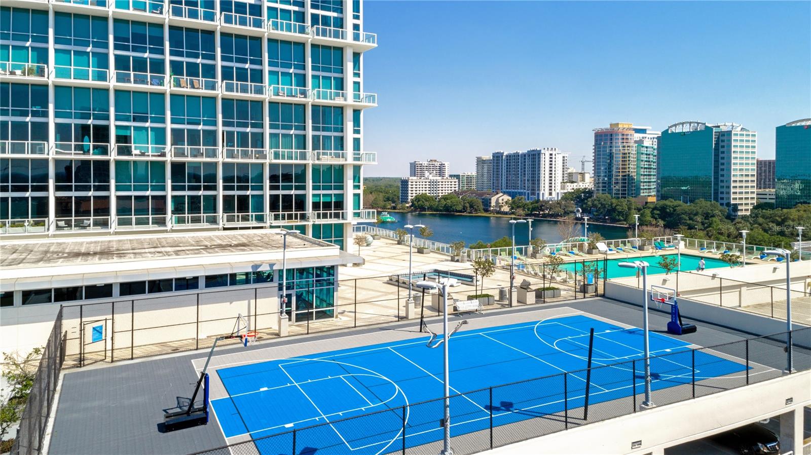 Image 27 of 34 For 150 Robinson Street 1023