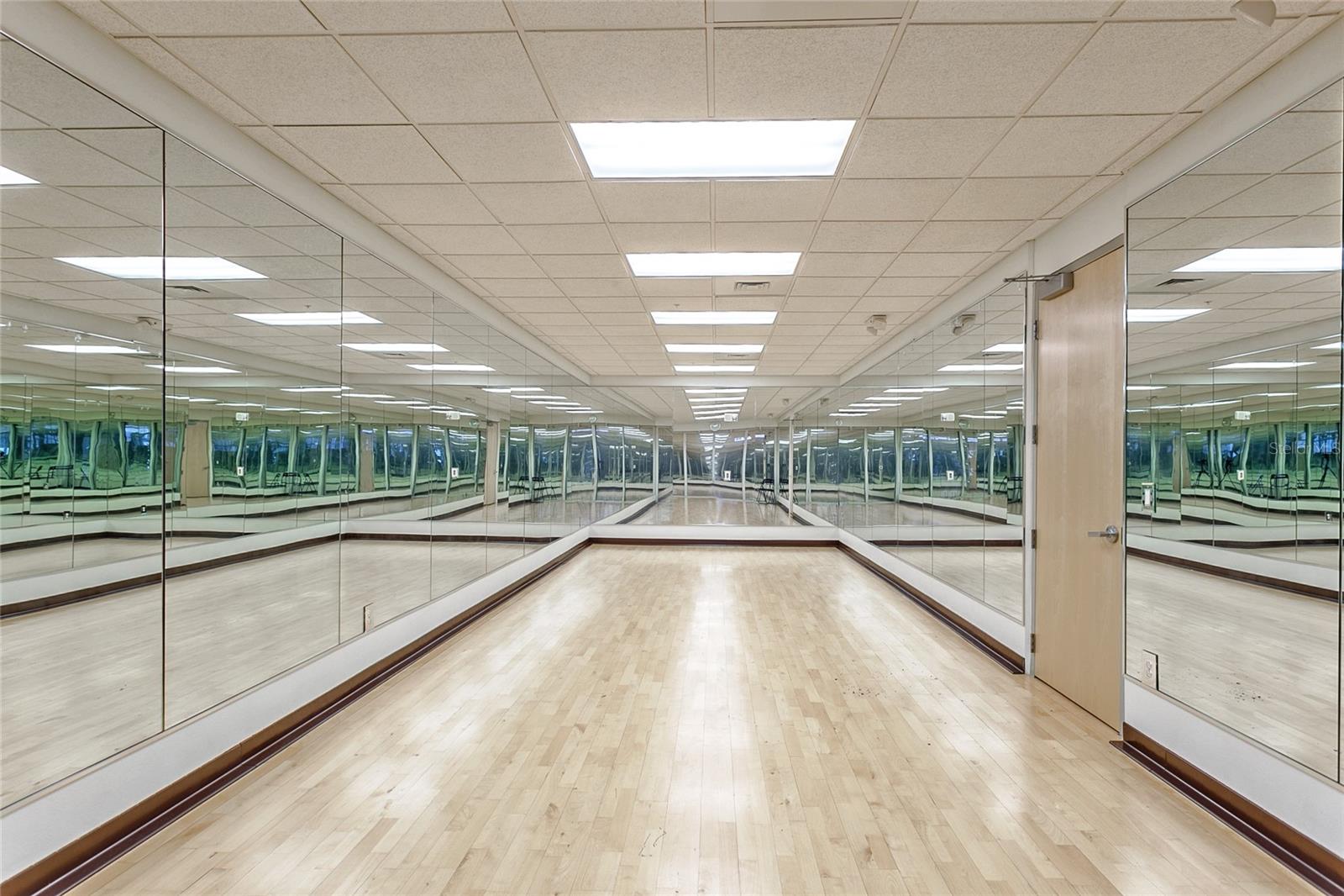 Image 32 of 34 For 150 Robinson Street 1023