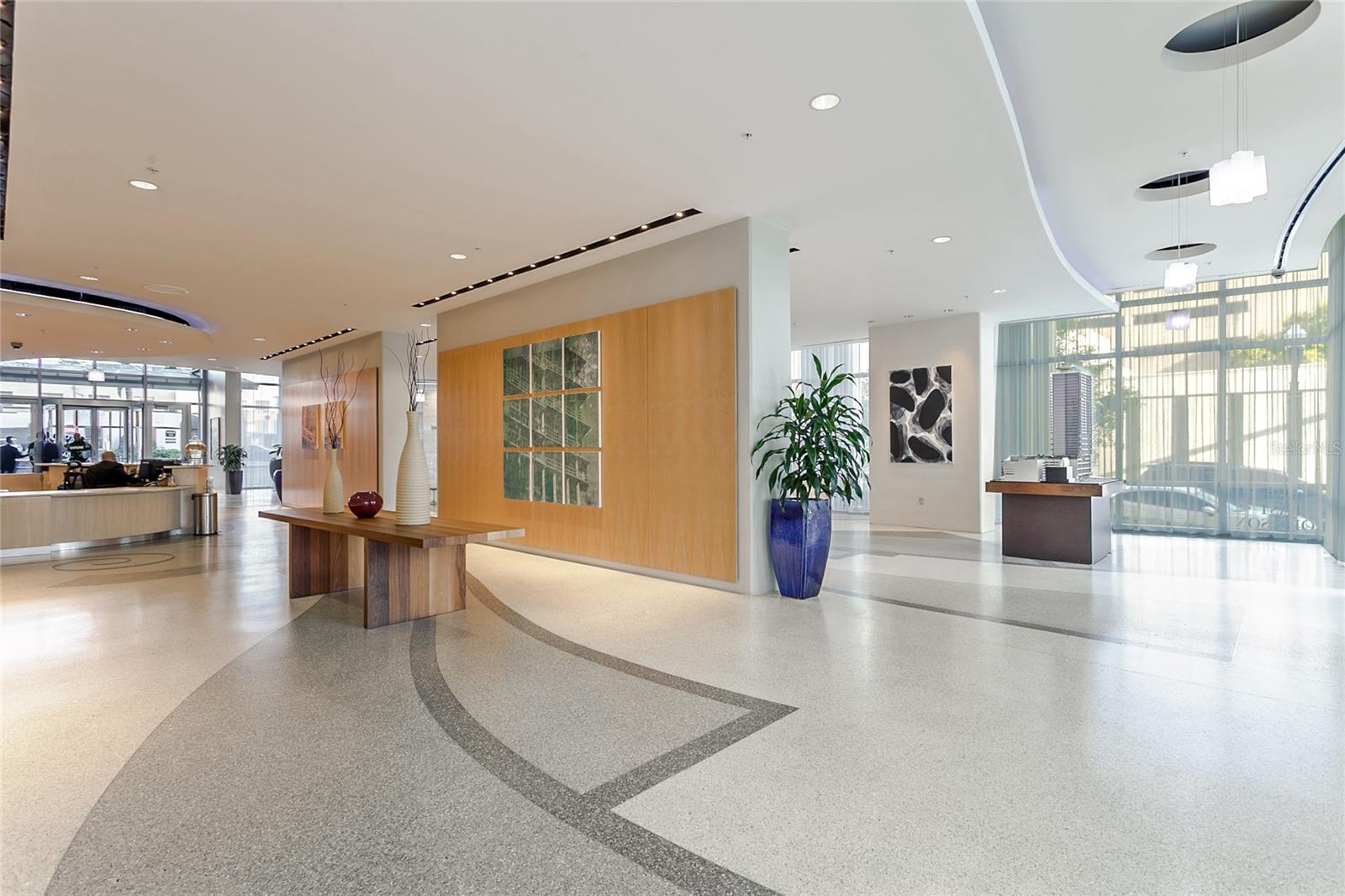 Image 4 of 34 For 150 Robinson Street 1023