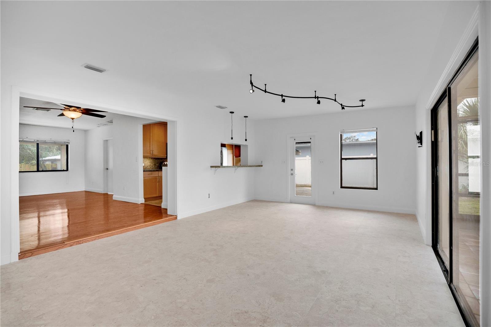 Image 12 of 33 For 3709 Mockingbird Lane