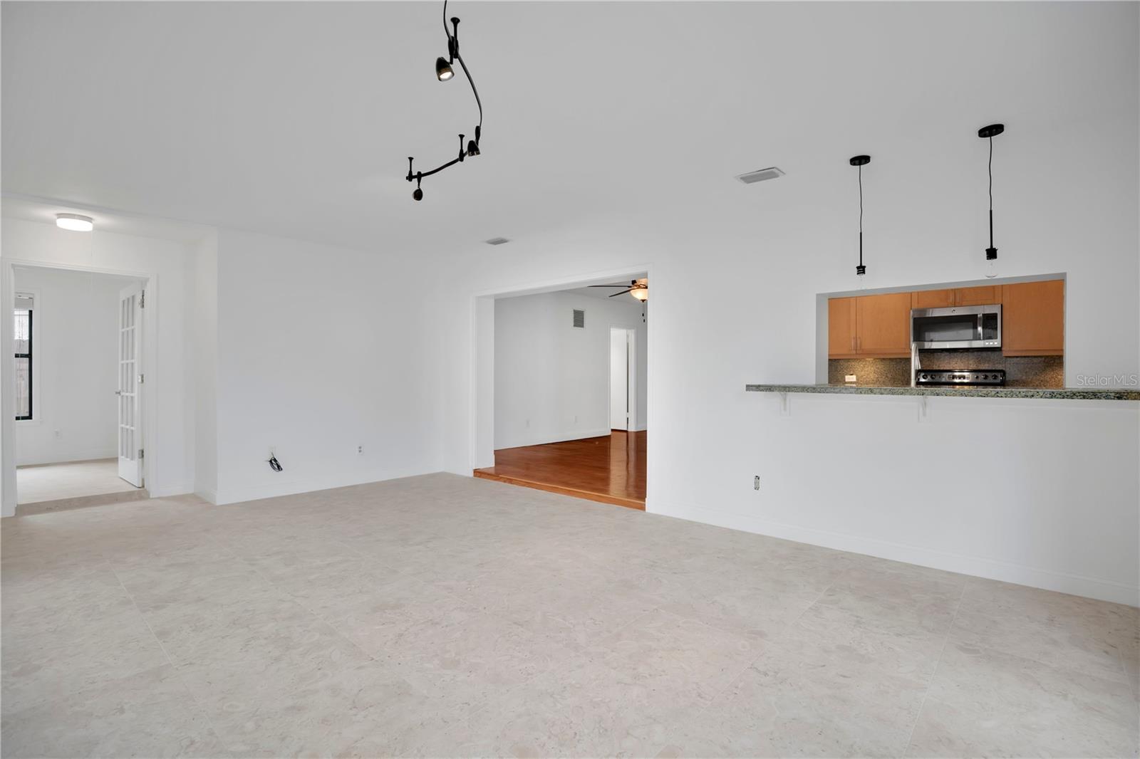 Image 13 of 33 For 3709 Mockingbird Lane