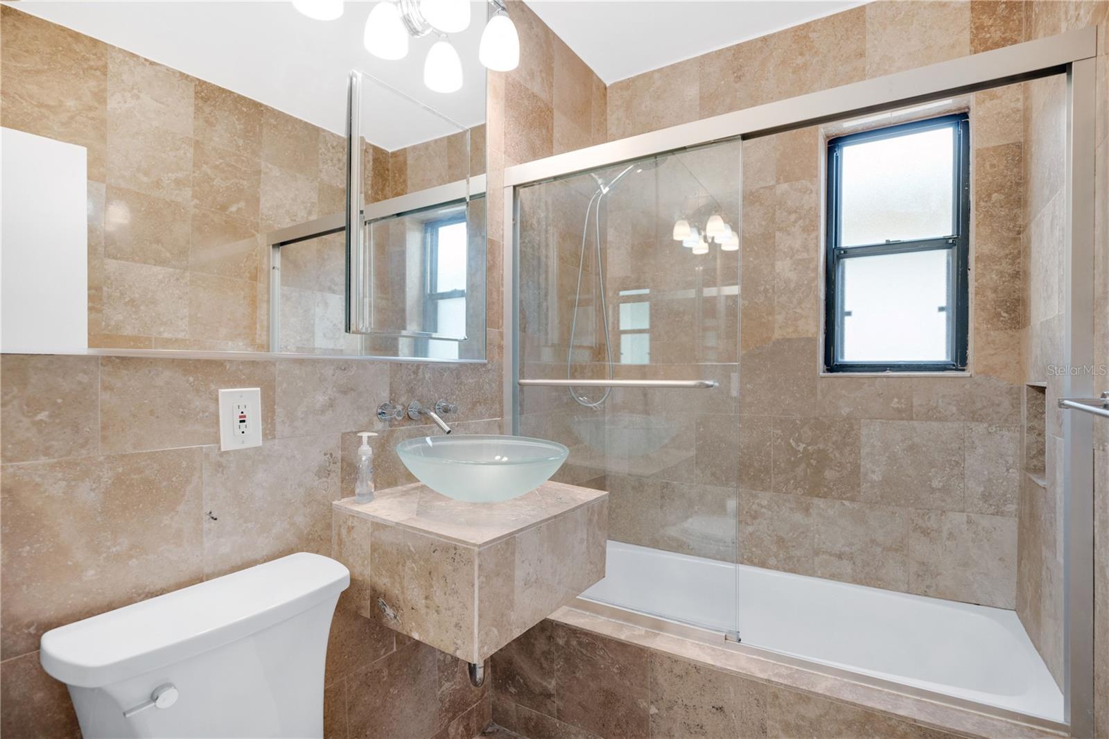 Image 19 of 33 For 3709 Mockingbird Lane