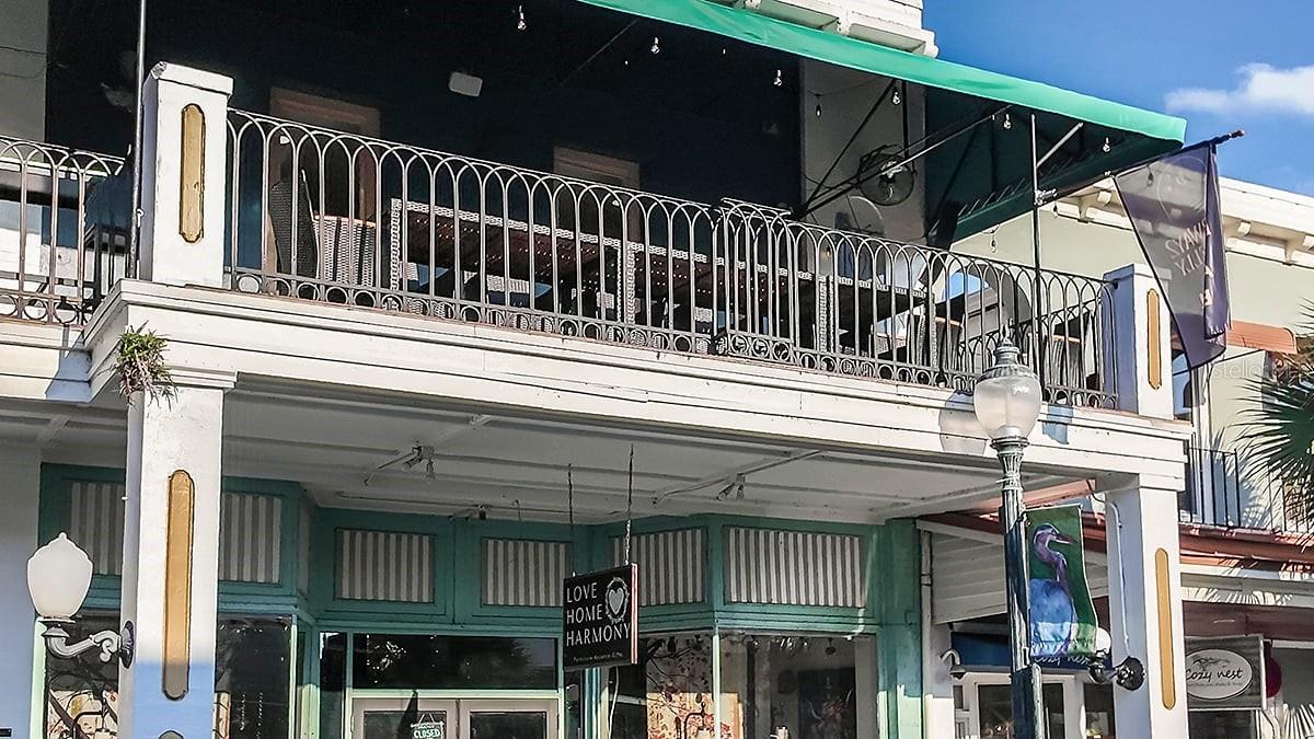 Image 22 of 25 For 690 Gladstone Way