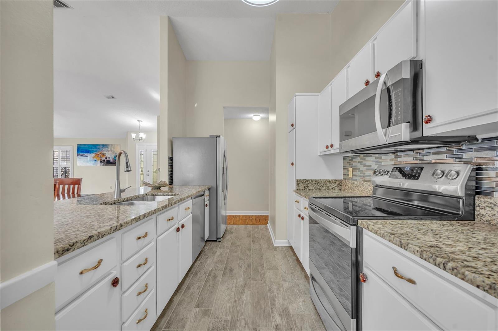 Image 14 of 36 For 1003 Troon Trace