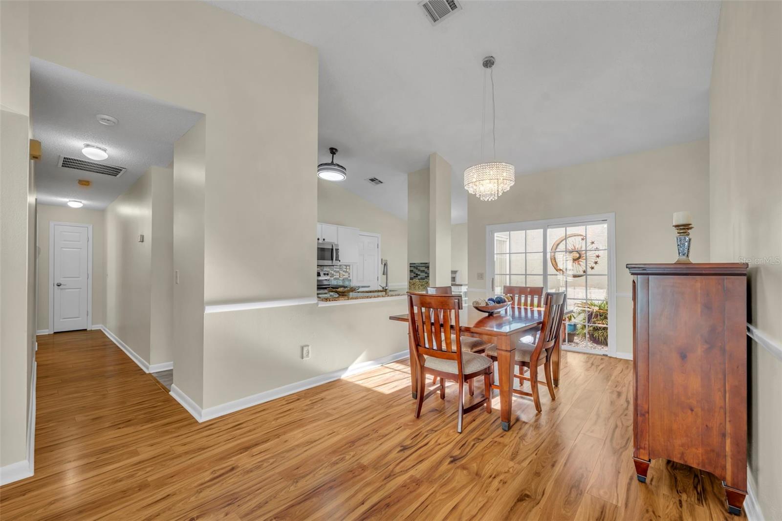 Image 21 of 36 For 1003 Troon Trace