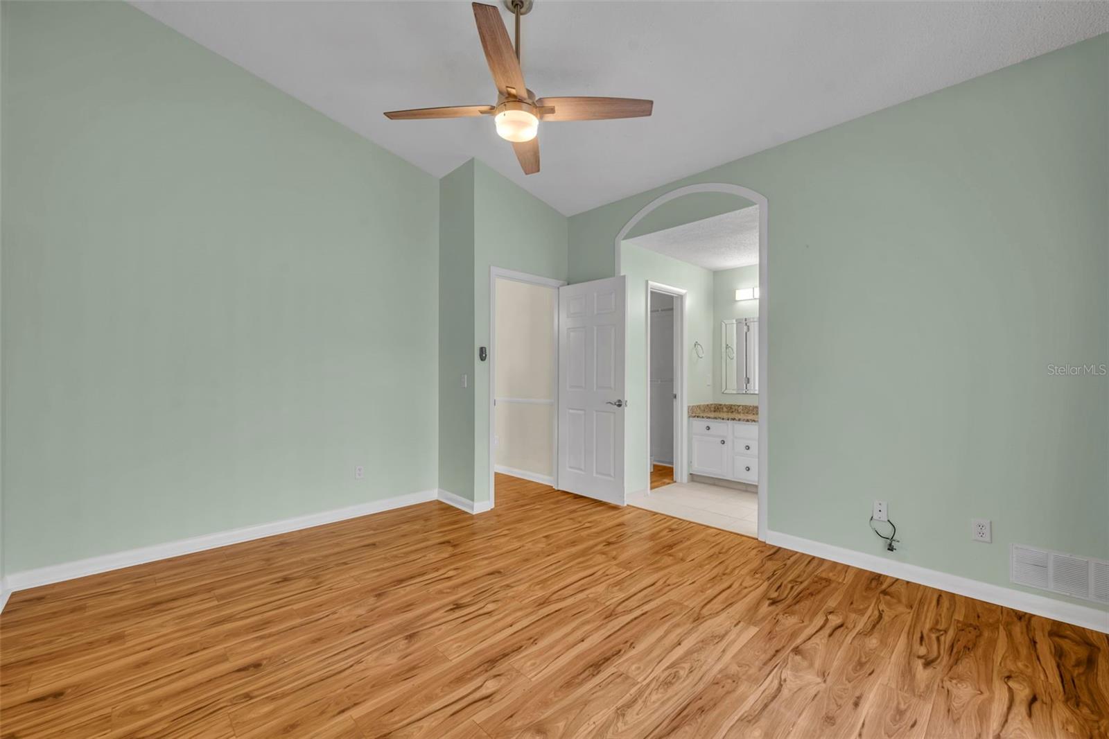 Image 29 of 36 For 1003 Troon Trace