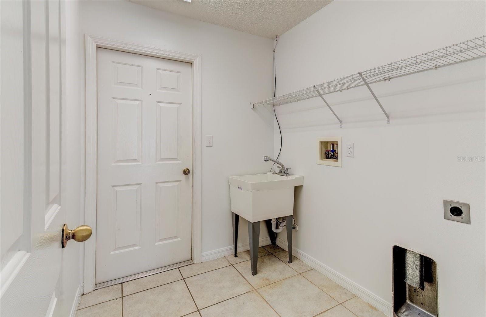 Image 23 of 28 For 3369 Croton Avenue