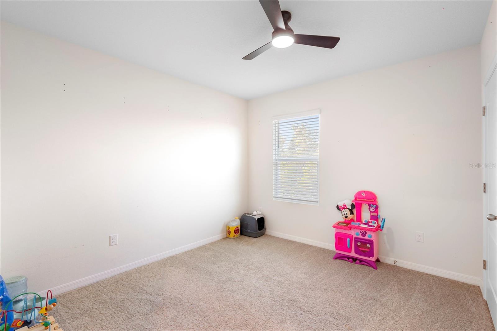 Image 11 of 39 For 821 Amhurst Drive