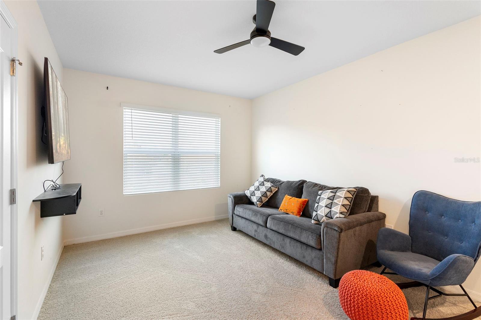 Image 15 of 39 For 821 Amhurst Drive