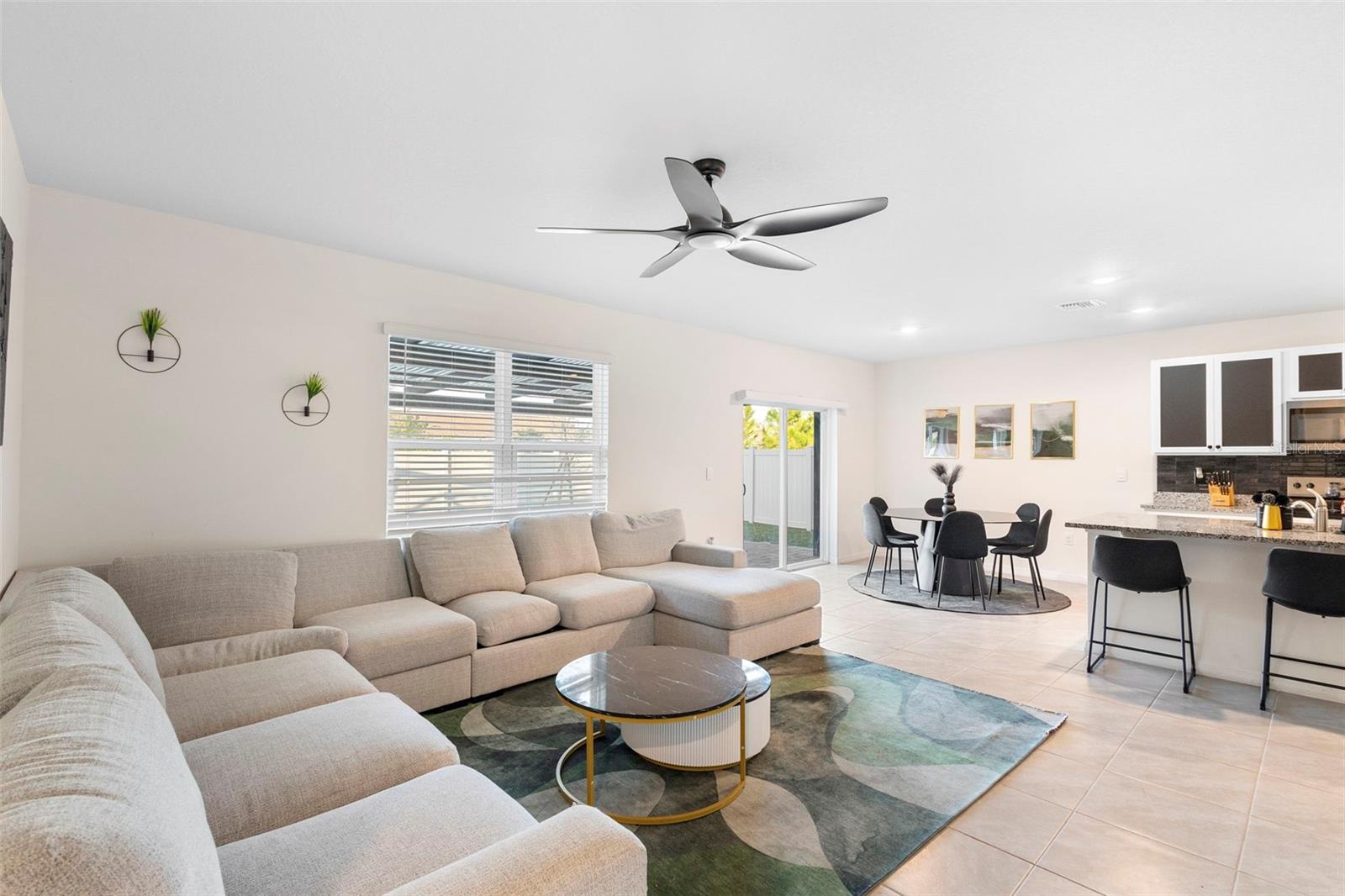 Image 23 of 39 For 821 Amhurst Drive