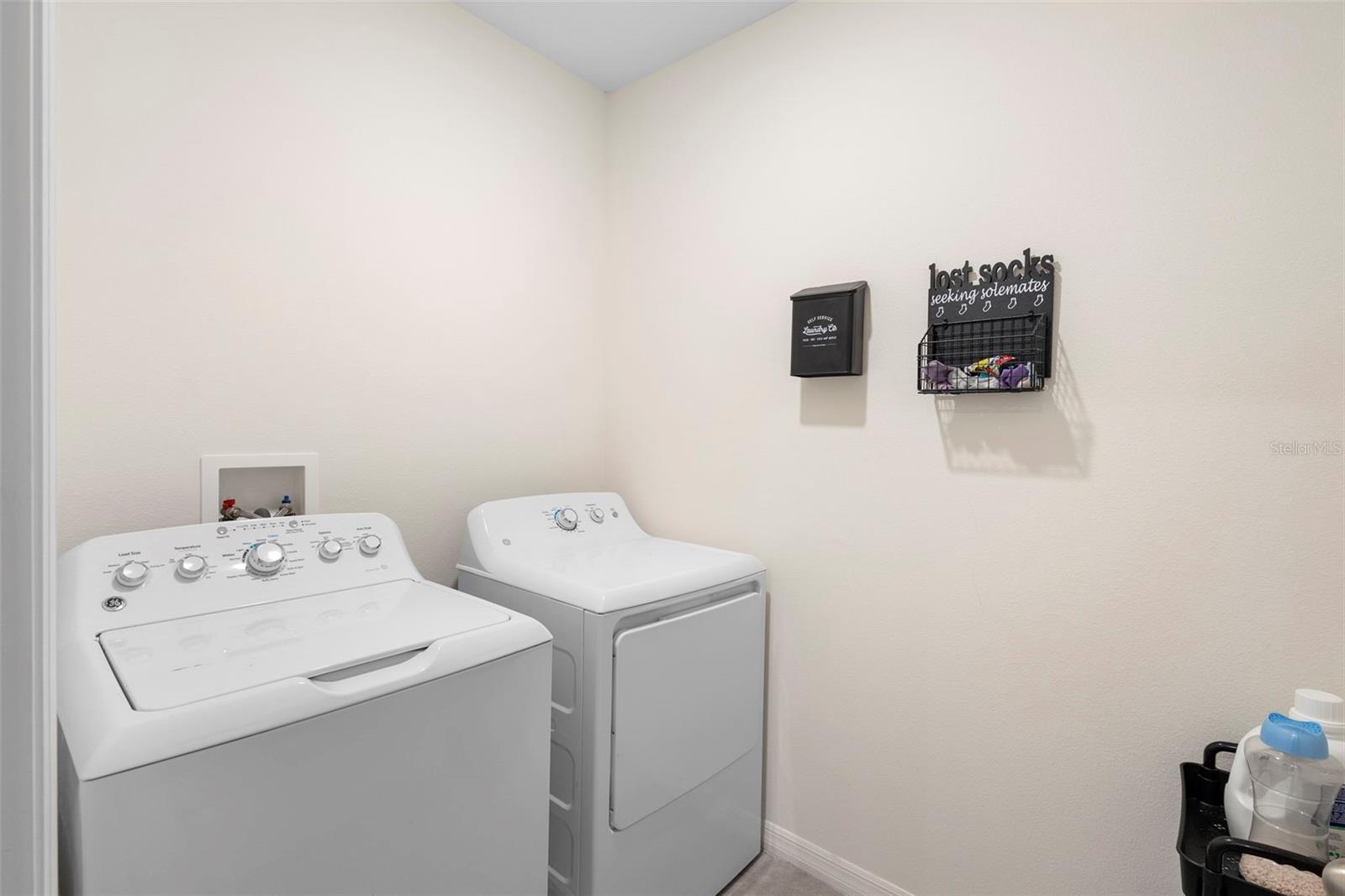 Image 7 of 39 For 821 Amhurst Drive