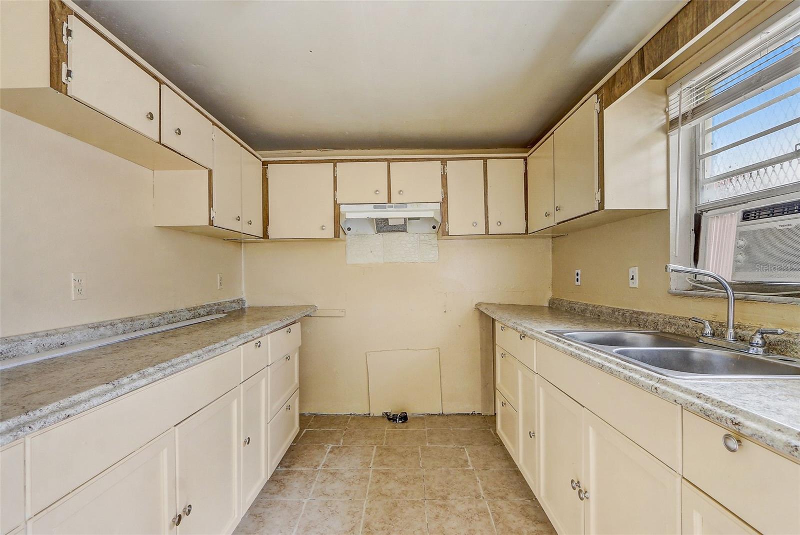 Image 7 of 27 For 4645 Conley Street