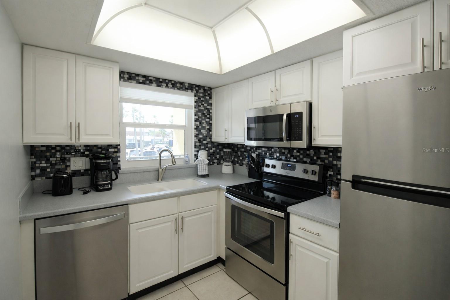 Image 4 of 30 For 5200 Ocean Beach Boulevard 213