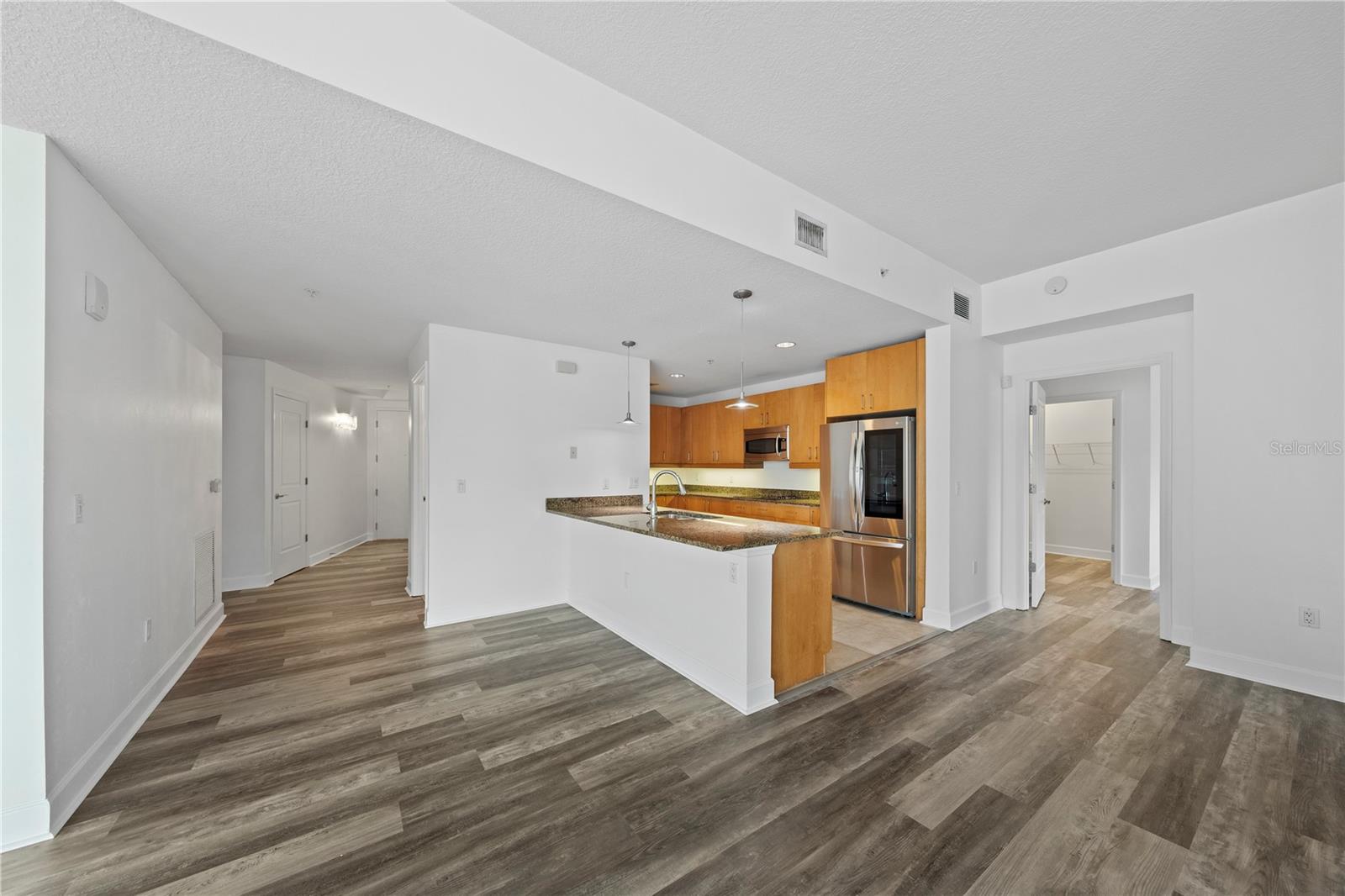 Image 13 of 39 For 100 Eola Drive 1214