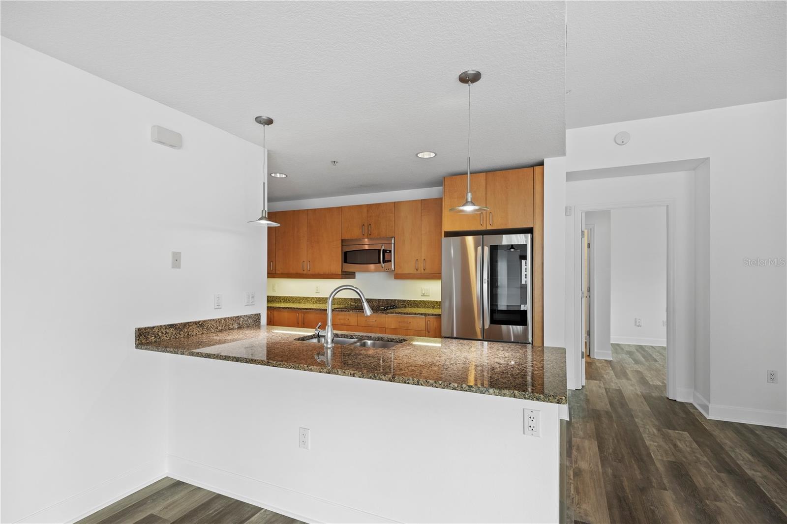 Image 14 of 39 For 100 Eola Drive 1214