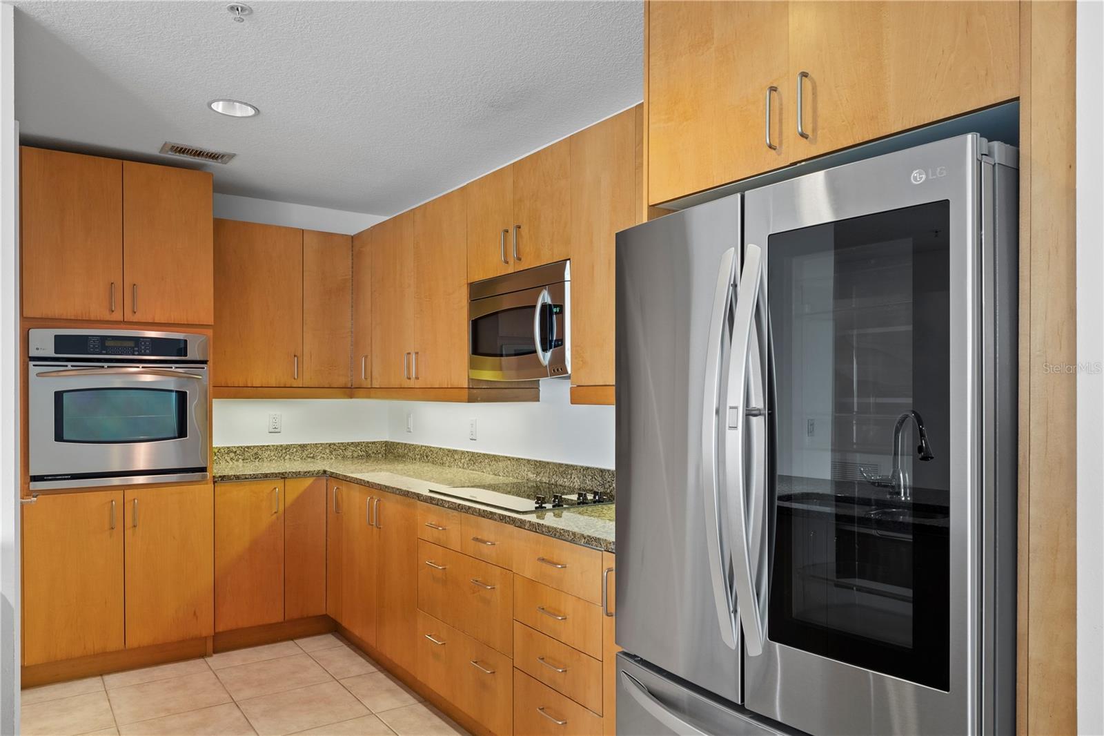 Image 15 of 39 For 100 Eola Drive 1214