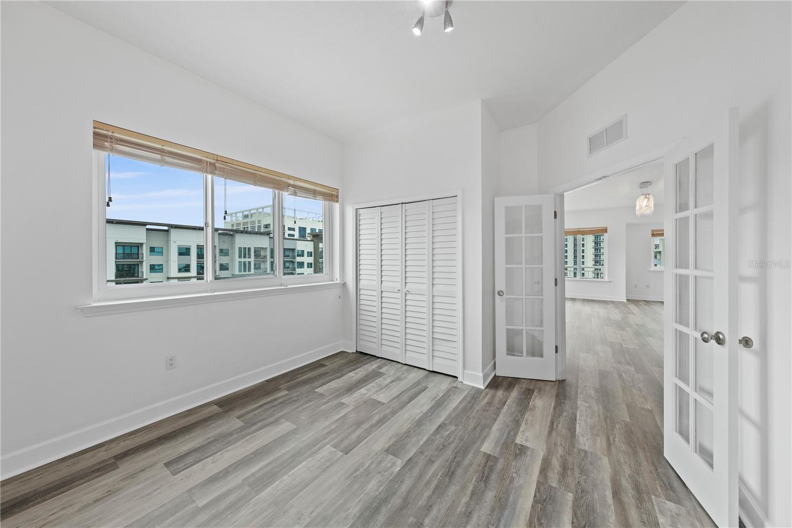 Image 20 of 39 For 100 Eola Drive 1214