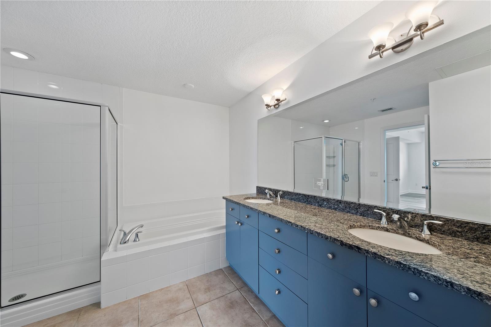 Image 24 of 39 For 100 Eola Drive 1214