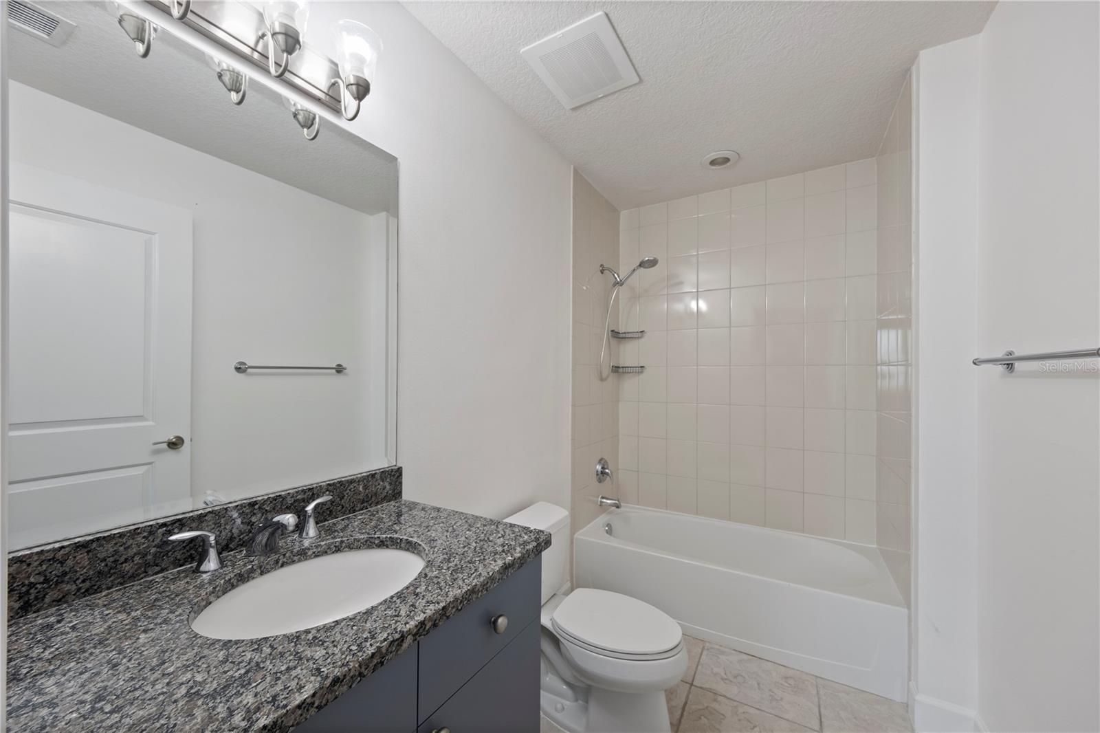 Image 31 of 39 For 100 Eola Drive 1214