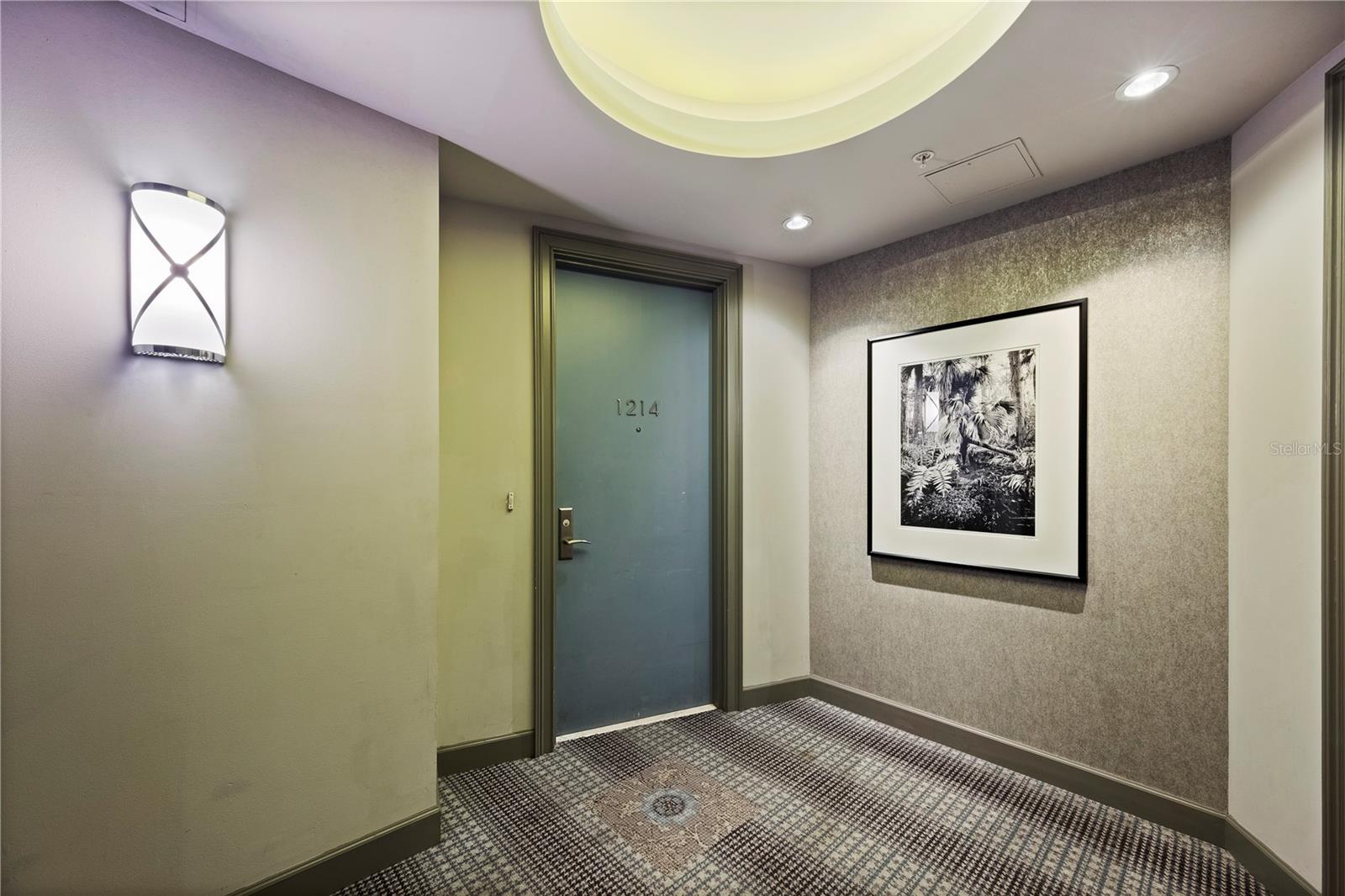 Image 4 of 39 For 100 Eola Drive 1214