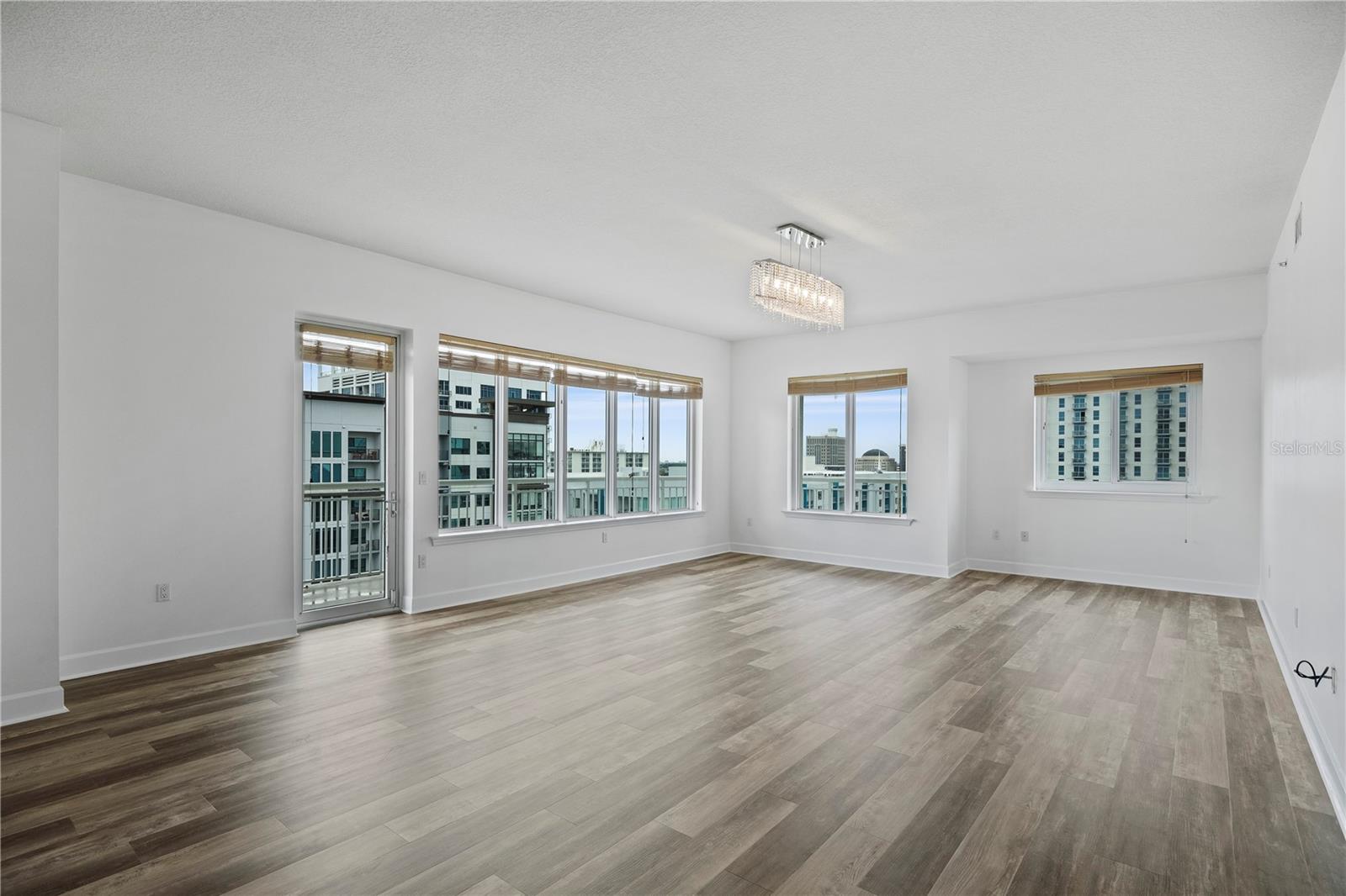 Image 6 of 39 For 100 Eola Drive 1214