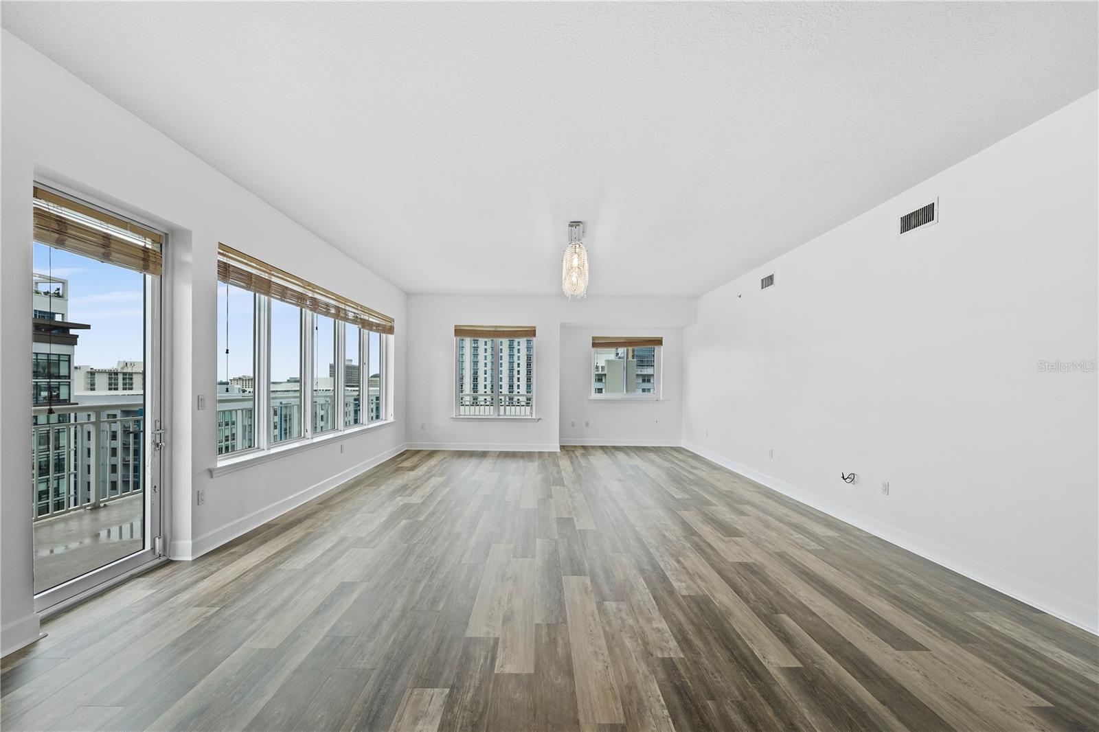 Image 7 of 39 For 100 Eola Drive 1214