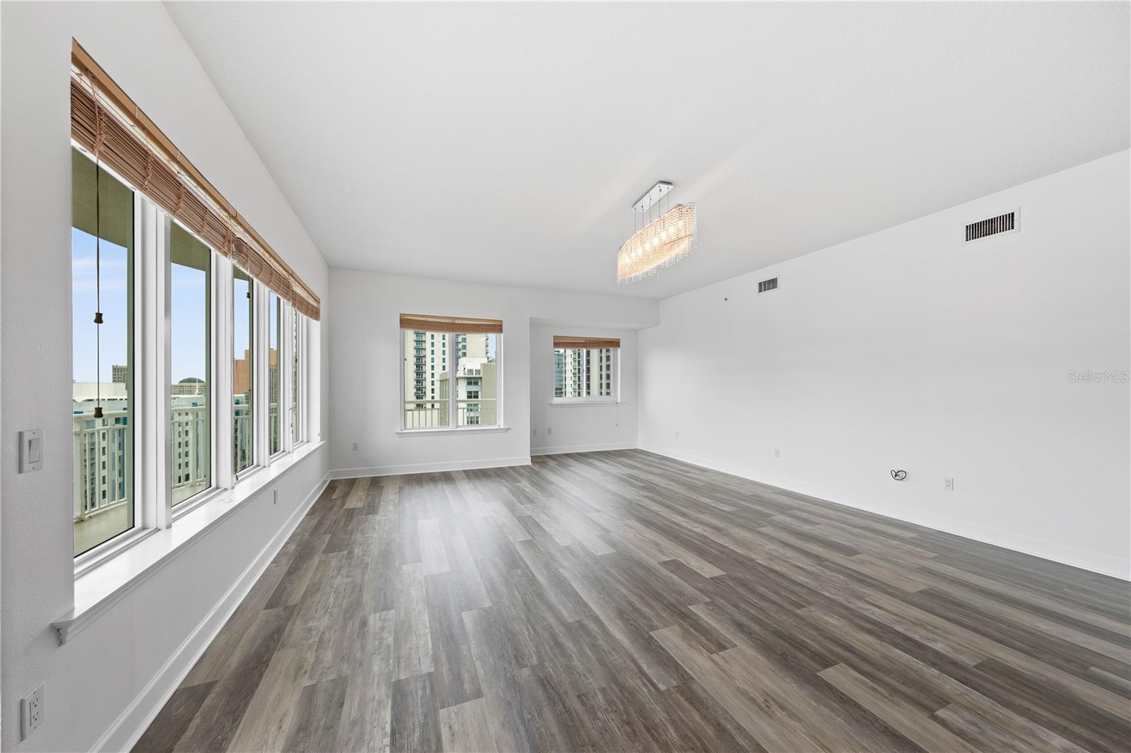 Image 9 of 39 For 100 Eola Drive 1214