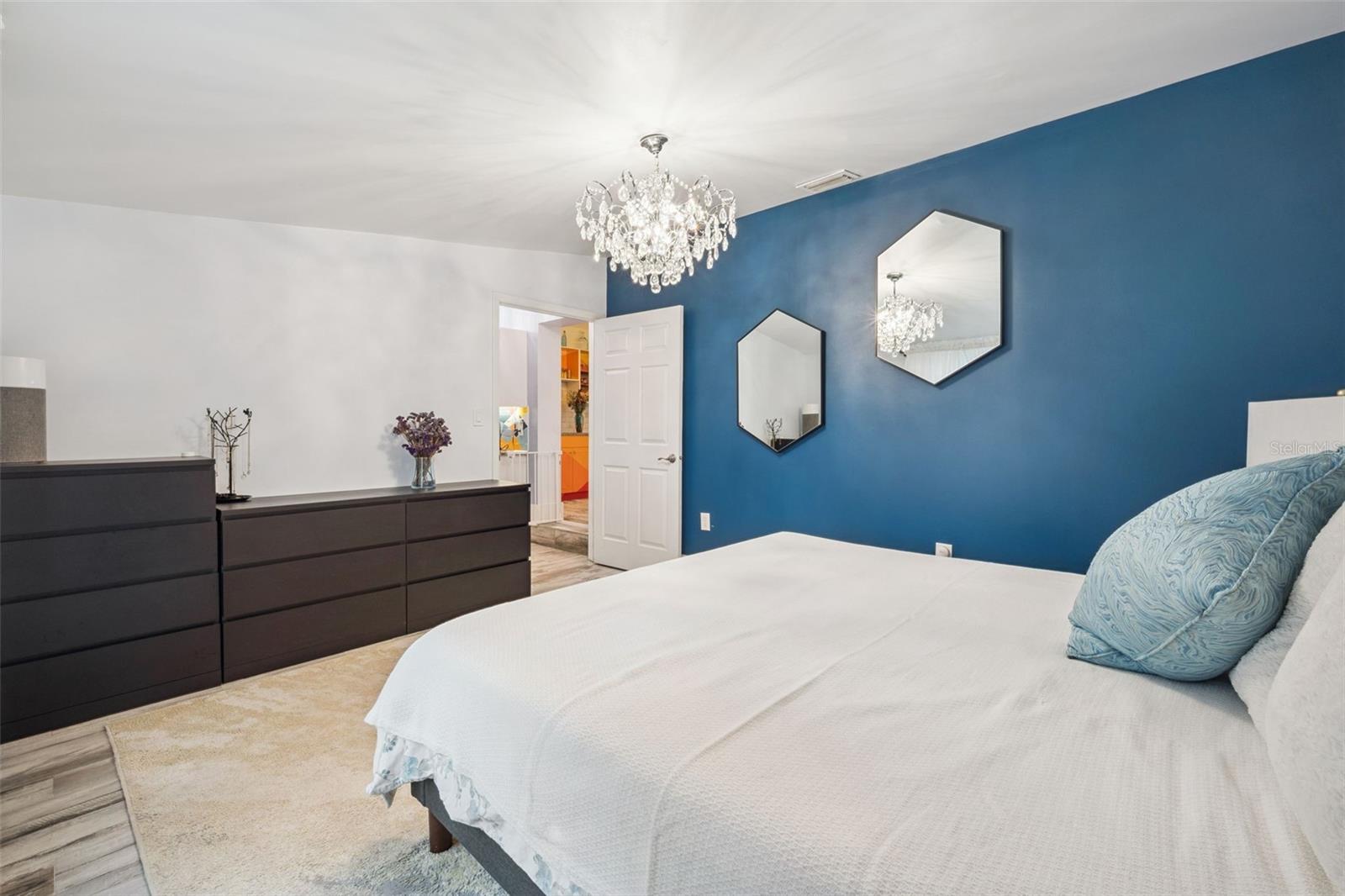 Image 15 of 28 For 212 Glenwood Avenue