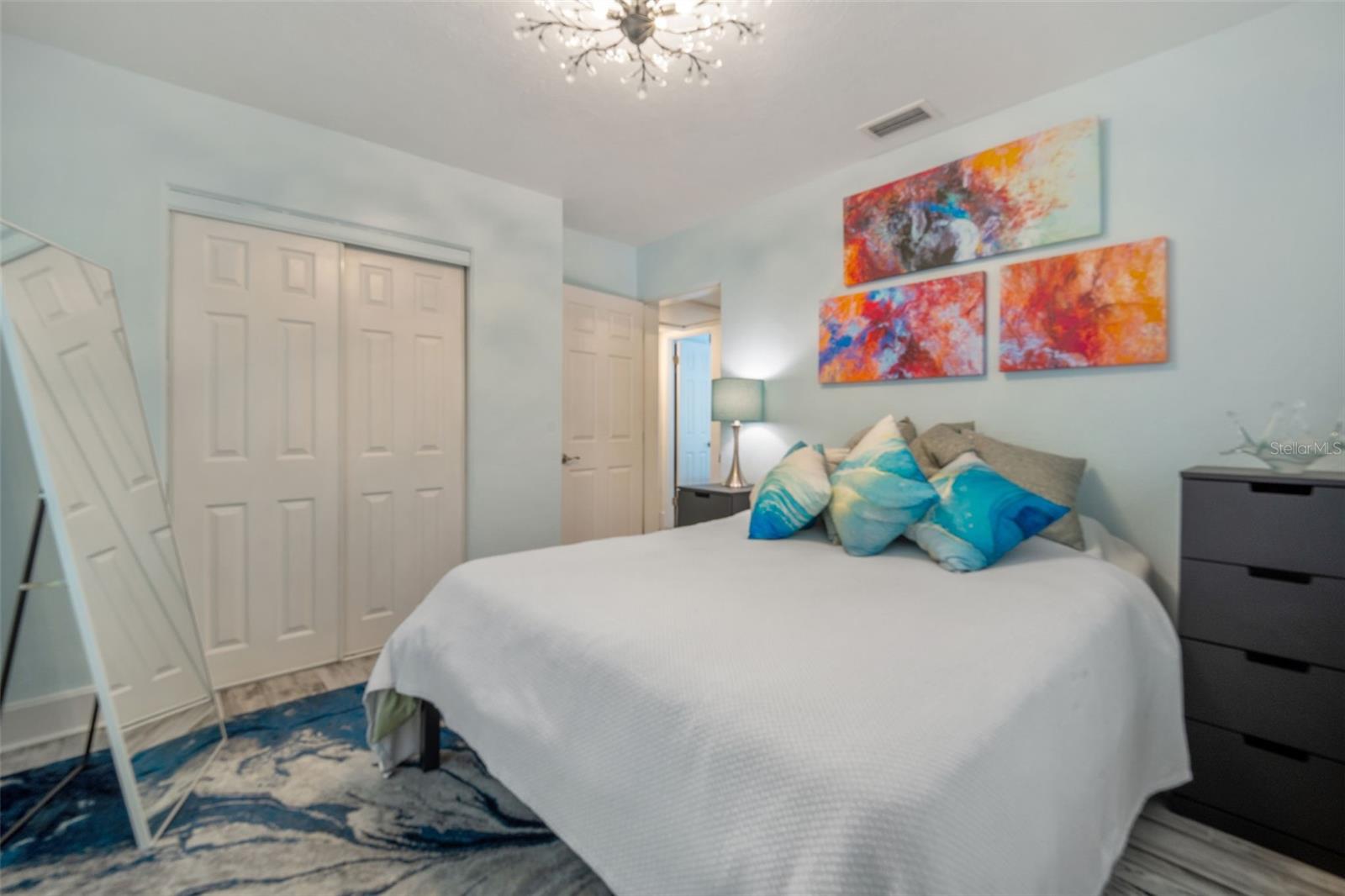 Image 16 of 28 For 212 Glenwood Avenue