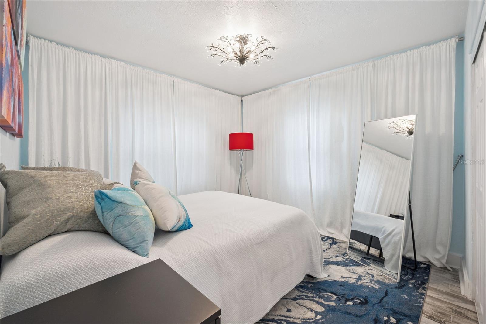 Image 17 of 28 For 212 Glenwood Avenue