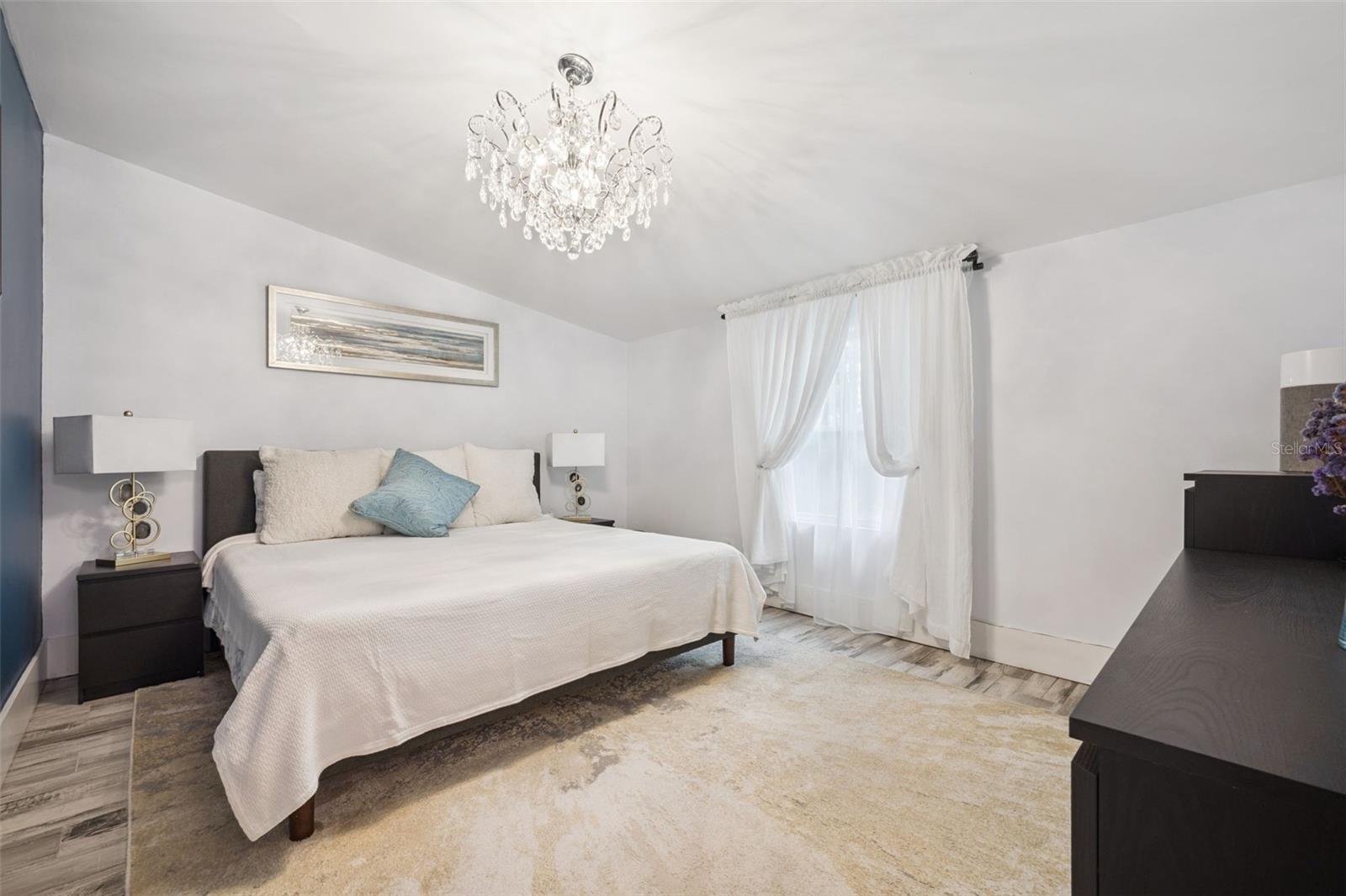 Image 18 of 28 For 212 Glenwood Avenue