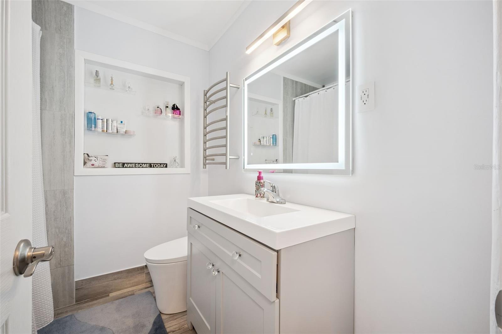 Image 21 of 28 For 212 Glenwood Avenue