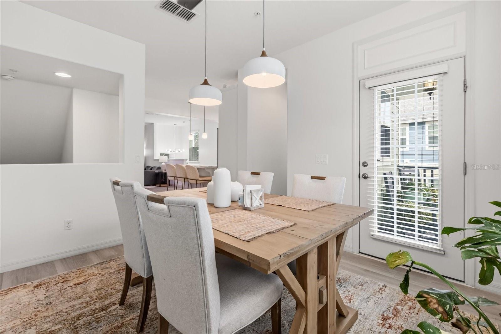 Image 14 of 39 For 608 Jesup Springs Lane