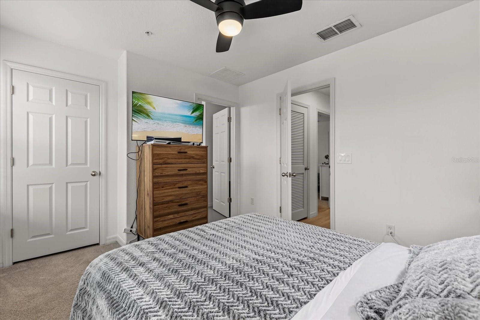 Image 28 of 39 For 608 Jesup Springs Lane