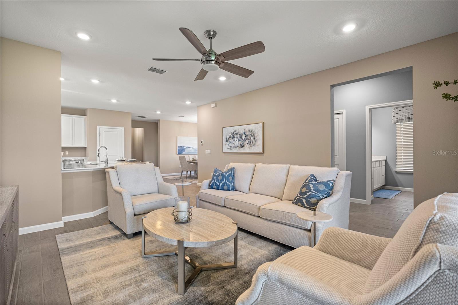 Image 16 of 21 For 13953 Convergence Boulevard