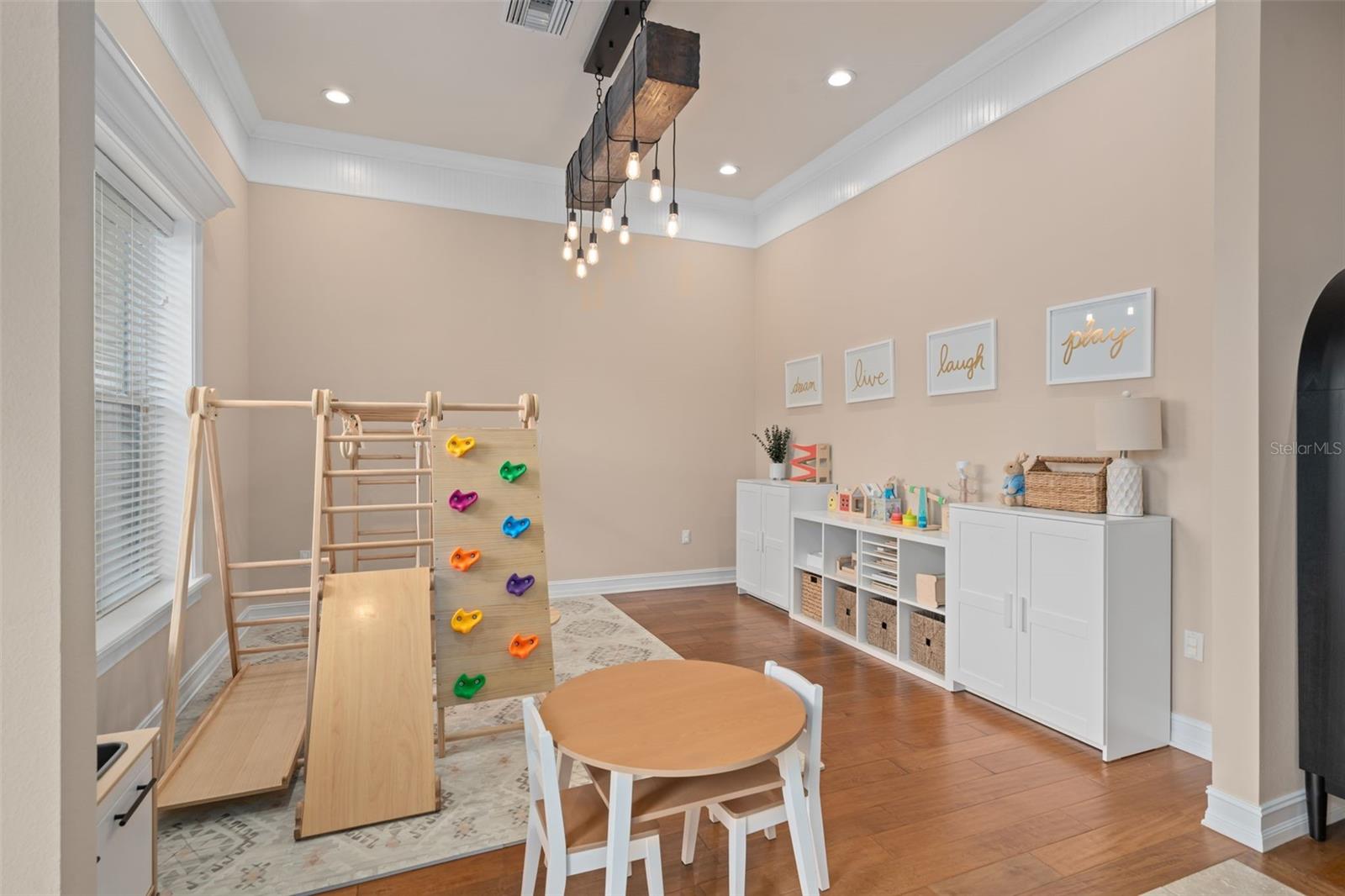 Image 11 of 69 For 5301 Carson Street