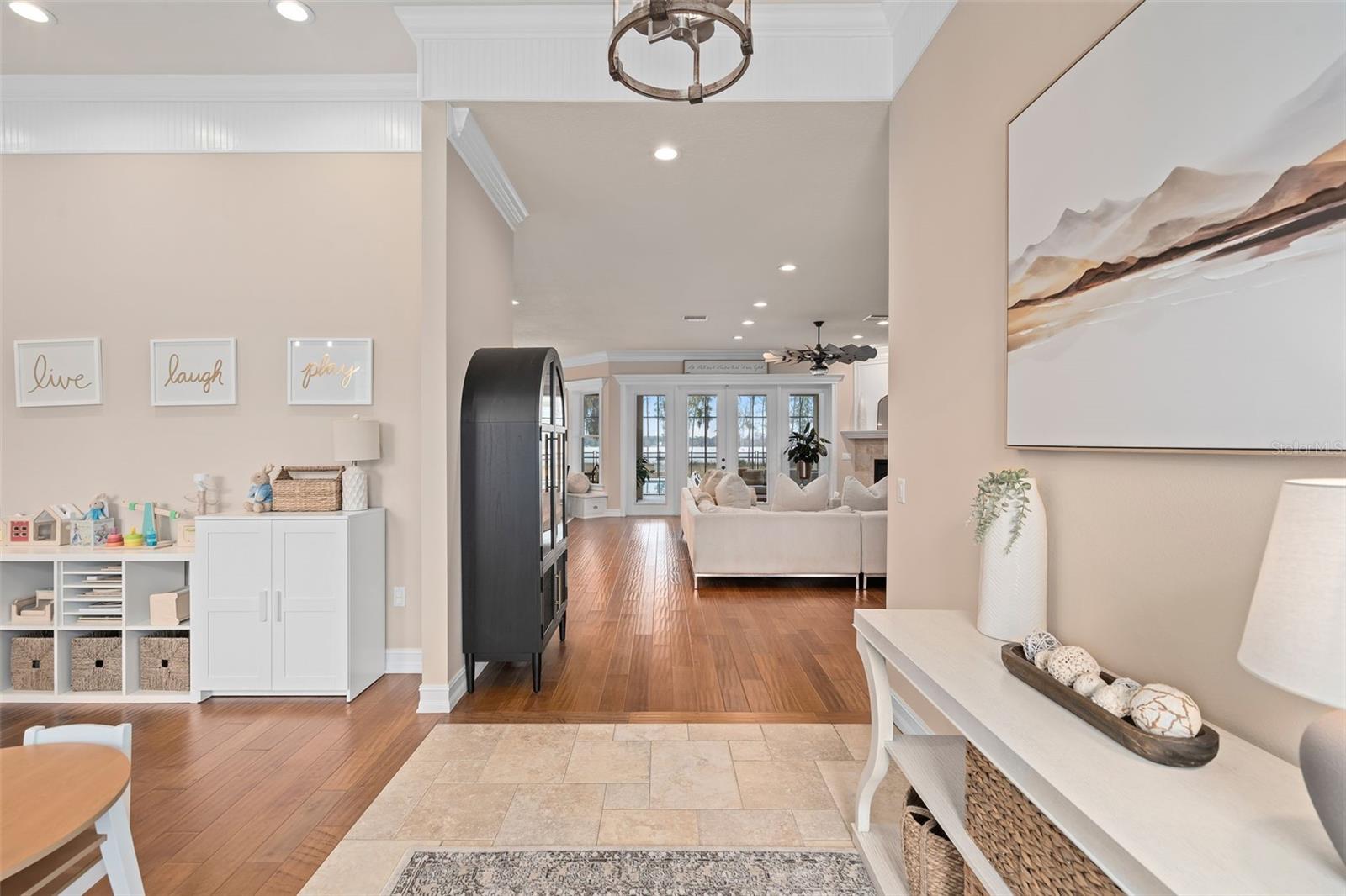 Image 12 of 69 For 5301 Carson Street