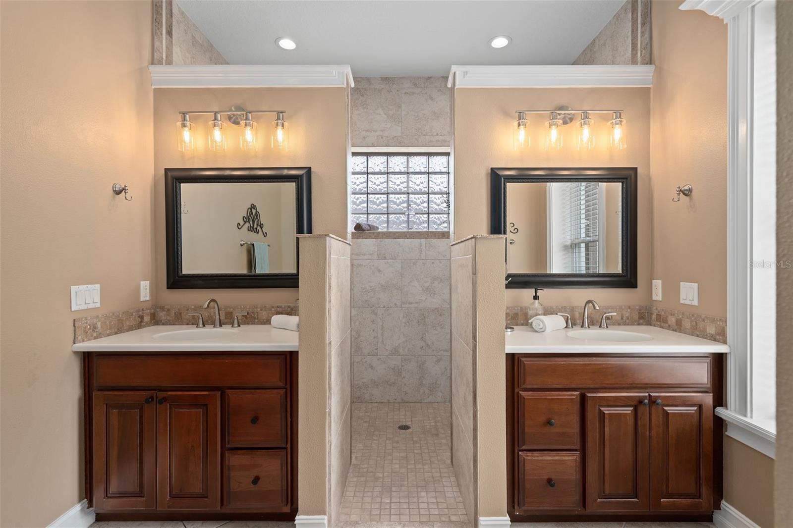 Image 24 of 69 For 5301 Carson Street