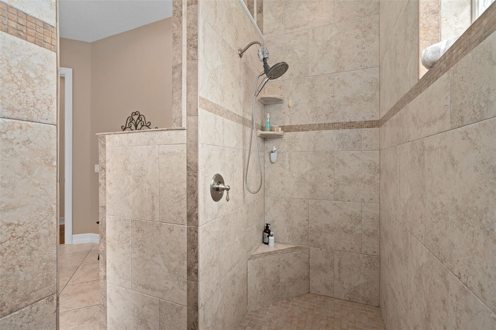 Image 26 of 69 For 5301 Carson Street