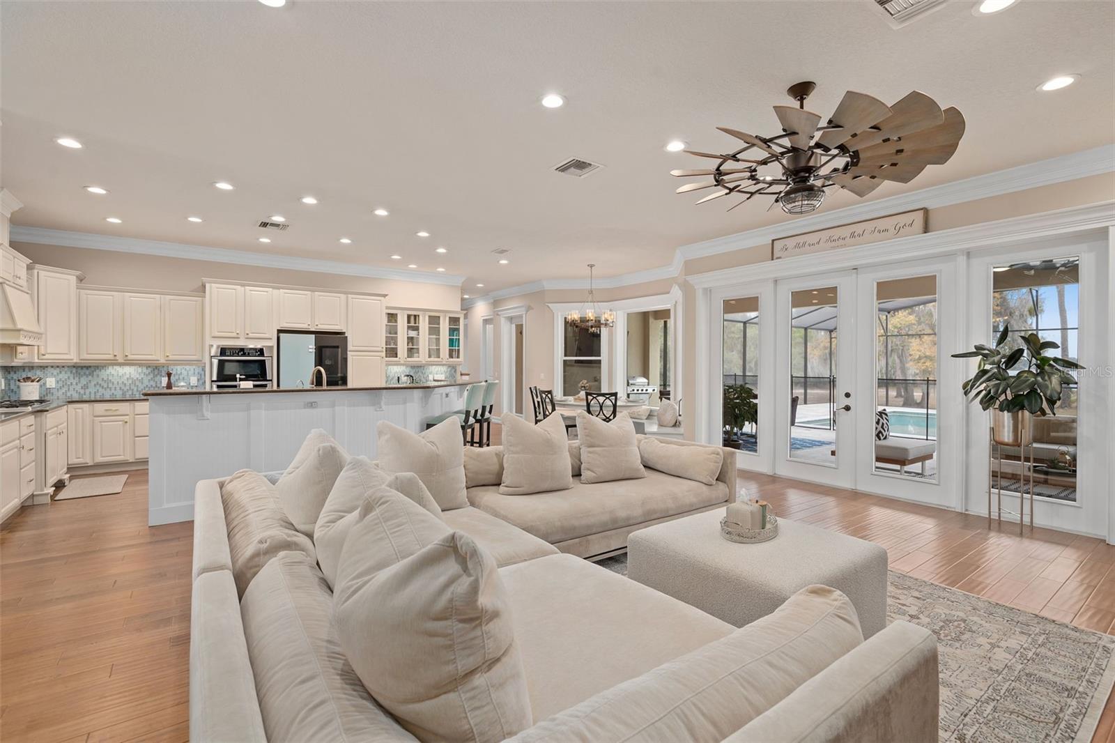 Image 4 of 69 For 5301 Carson Street