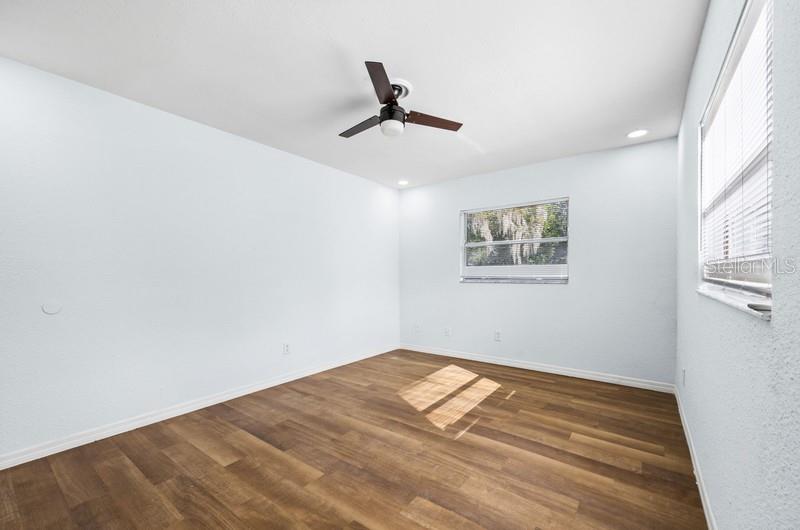 Image 11 of 18 For 1132 Auburn Street