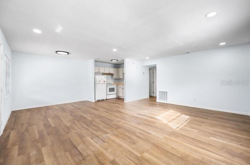 Image 2 of 18 For 1132 Auburn Street