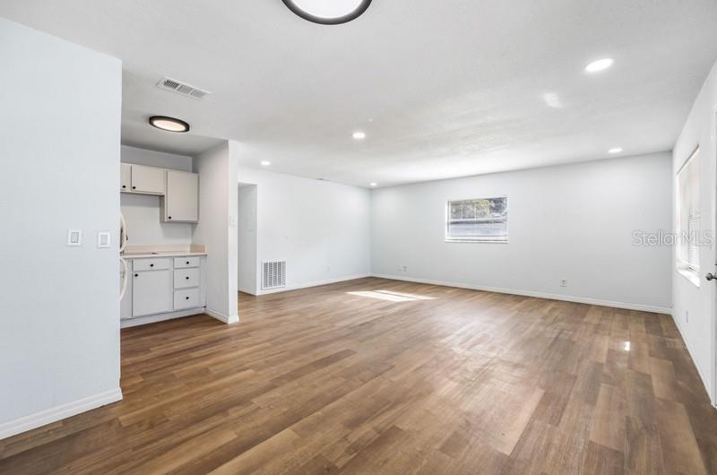 Image 3 of 18 For 1132 Auburn Street