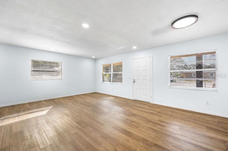 Image 4 of 18 For 1132 Auburn Street