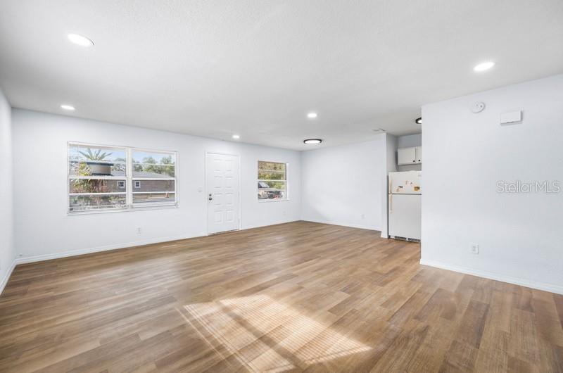 Image 5 of 18 For 1132 Auburn Street