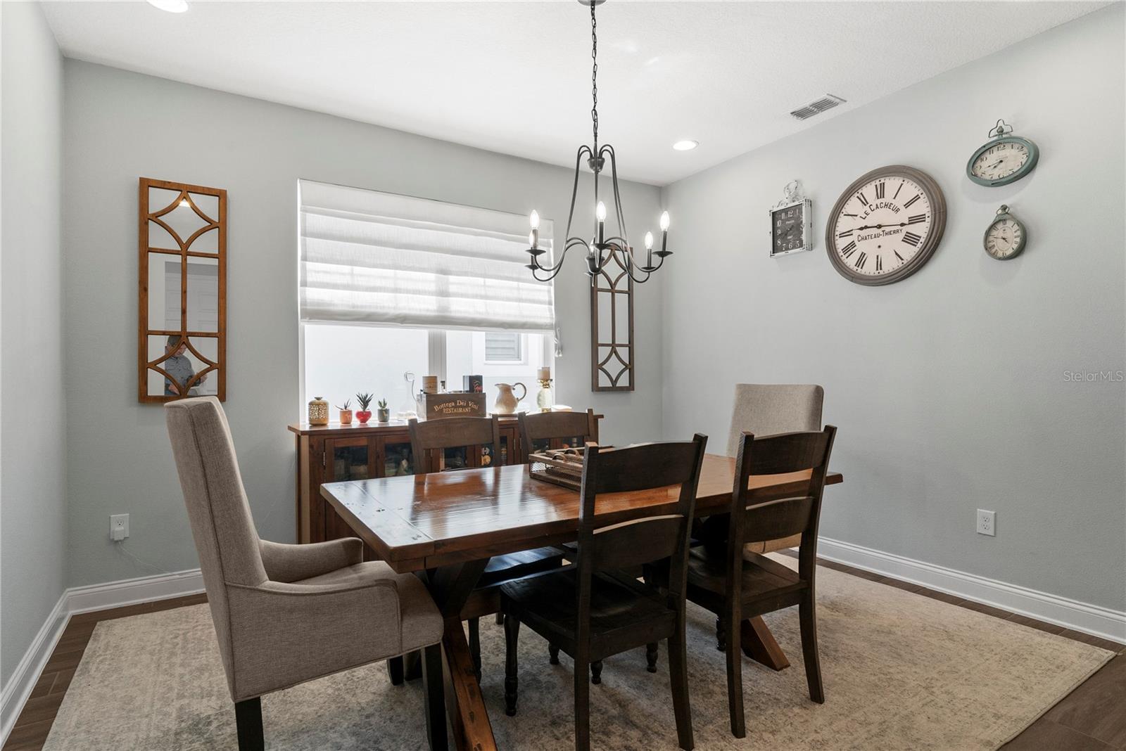 Image 5 of 48 For 1689 Cranleigh Dr