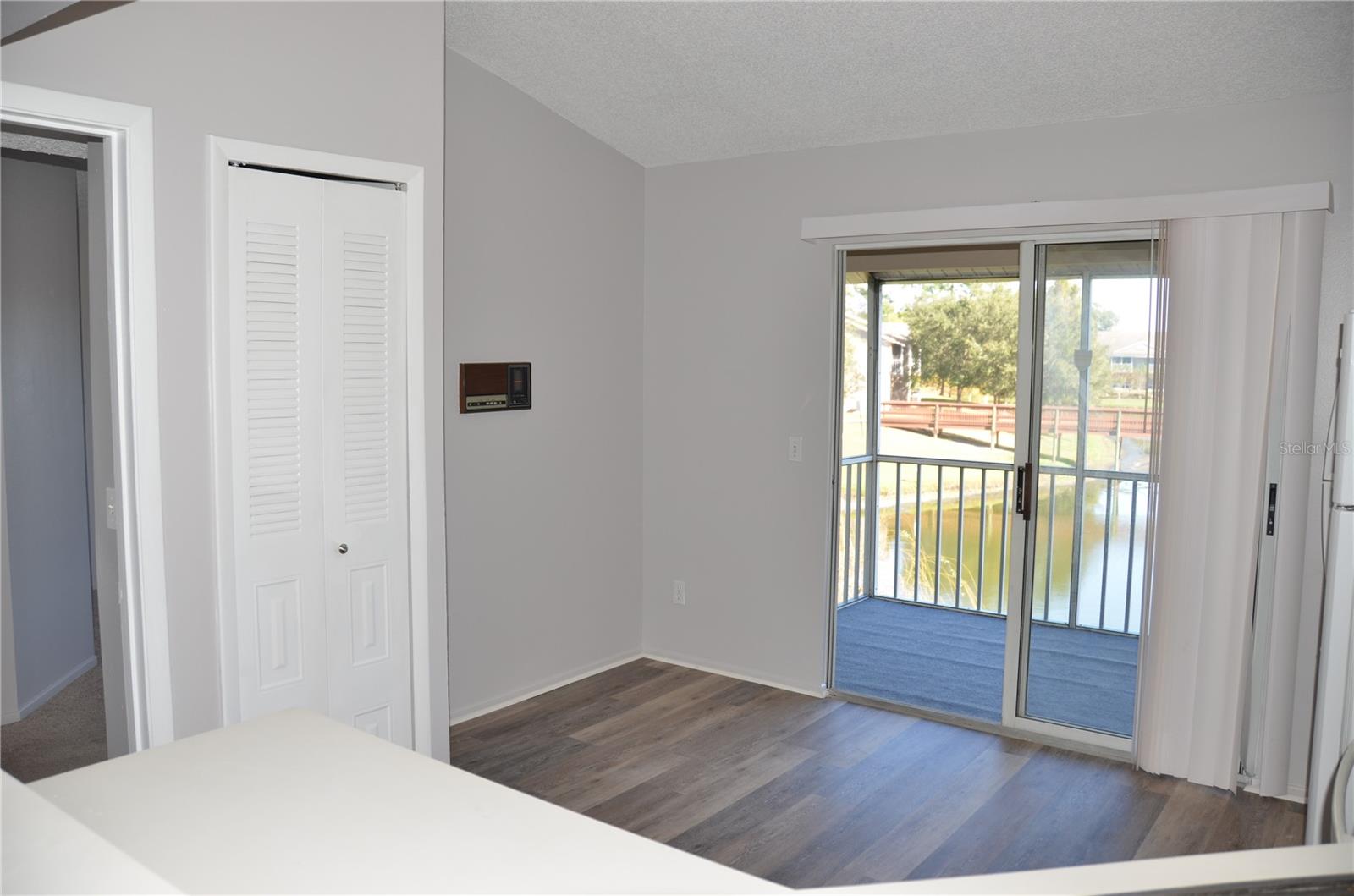 Image 10 of 22 For 140 Reserve Circle 200