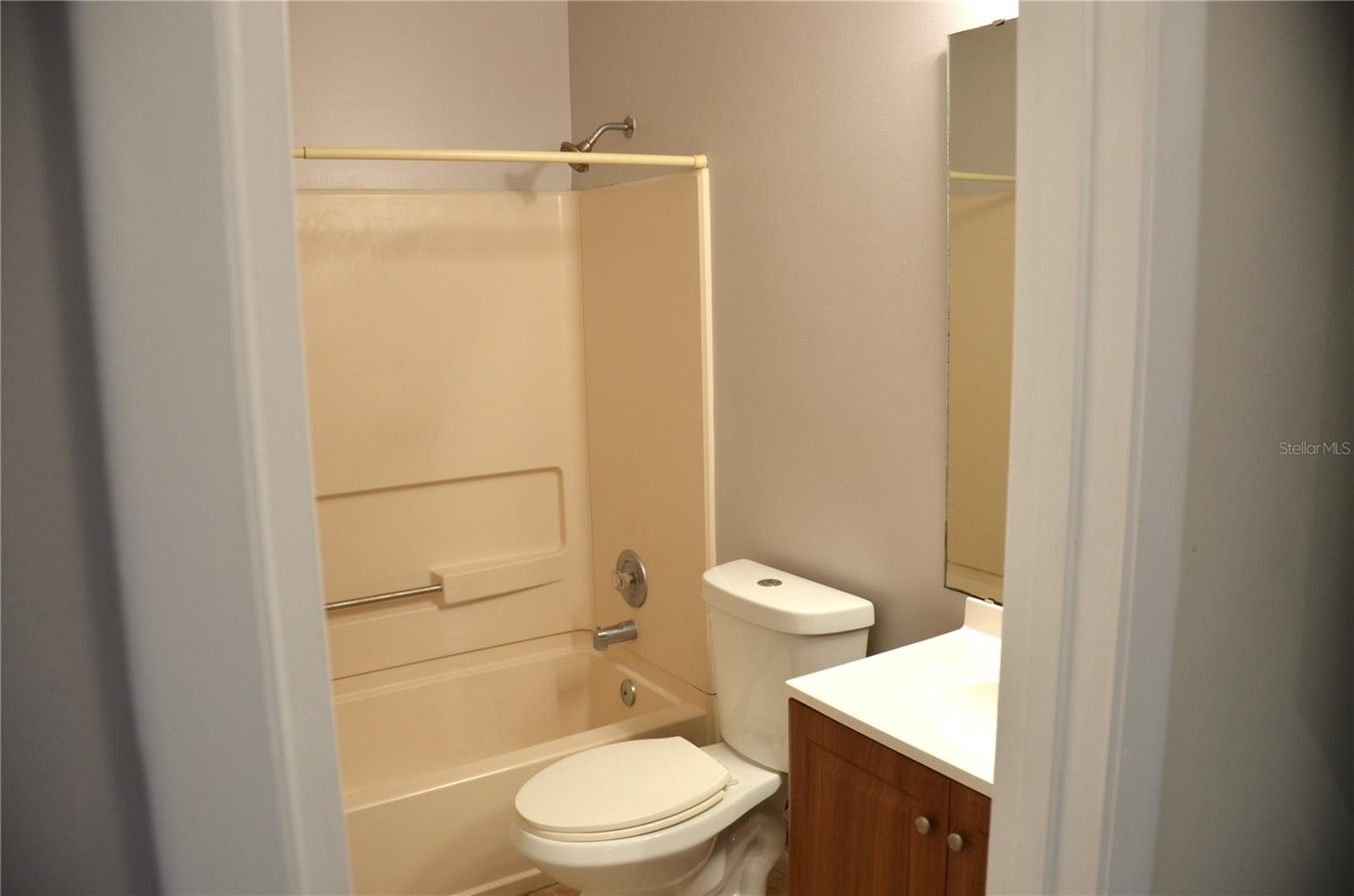 Image 17 of 22 For 140 Reserve Circle 200